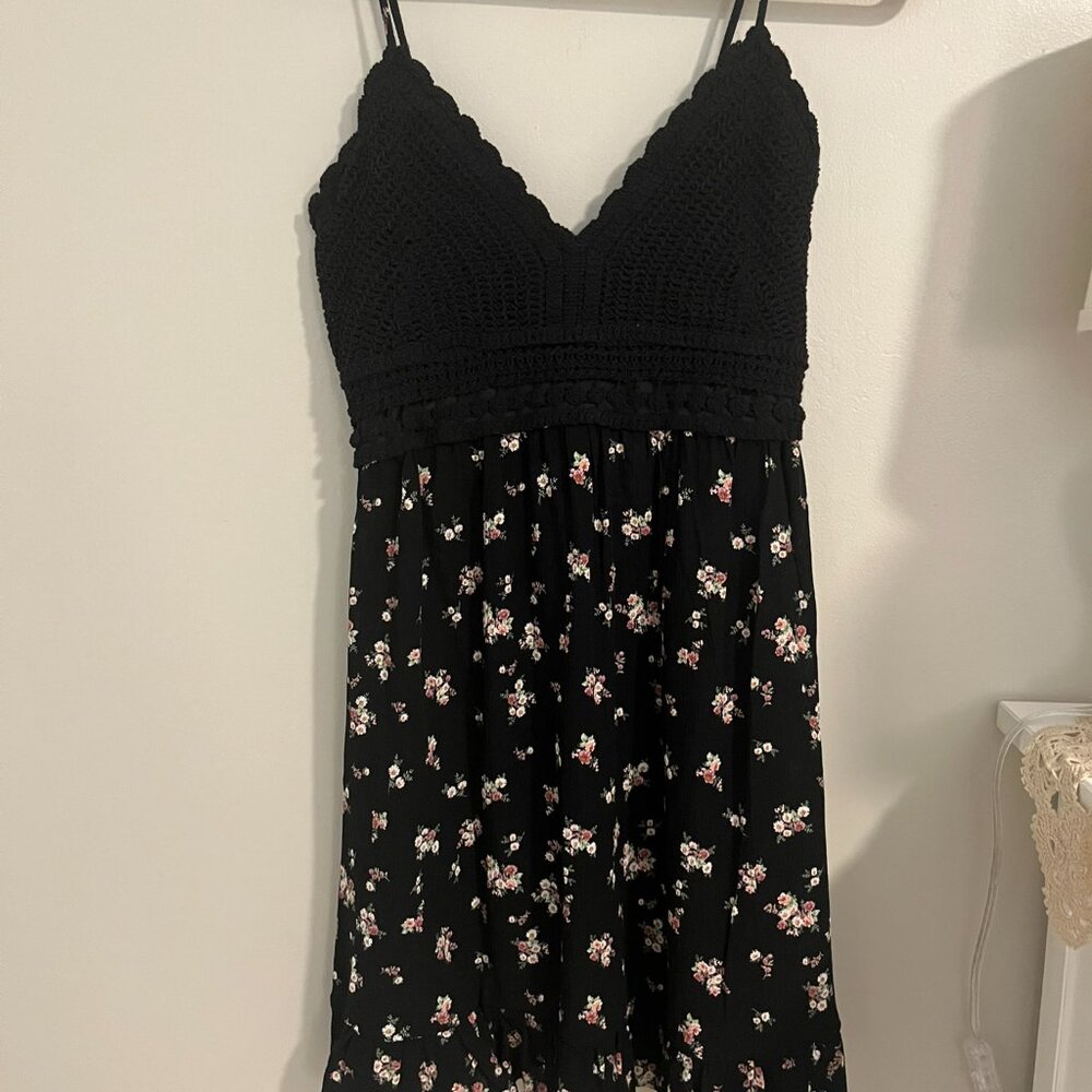 Assortment of 7 Summer Dresses